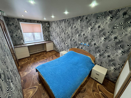 Продам трехкомнатную (3-комн.) квартиру, Интернациональный пр-кт, 29к2, Комсомольск-на-Амуре г