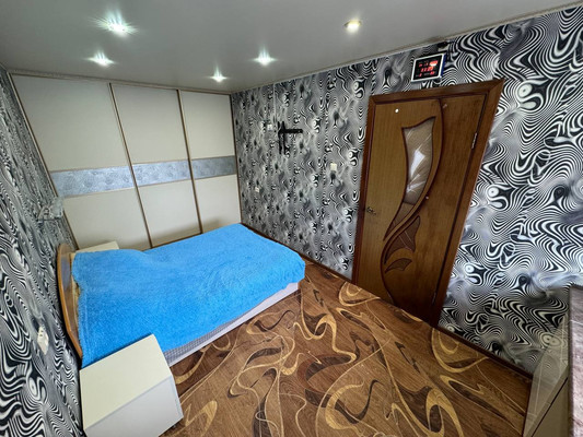 Продам трехкомнатную (3-комн.) квартиру, Интернациональный пр-кт, 29к2, Комсомольск-на-Амуре г