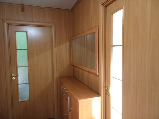 Продам двухкомнатную (2-комн.) квартиру, М.Горького ул, 77/1, Волгодонск г