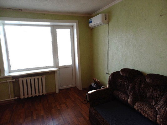 Продам двухкомнатную (2-комн.) квартиру, М.Горького ул, 77/1, Волгодонск г