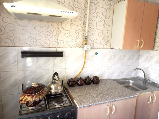 Продам двухкомнатную (2-комн.) квартиру, М.Горького ул, 77/1, Волгодонск г