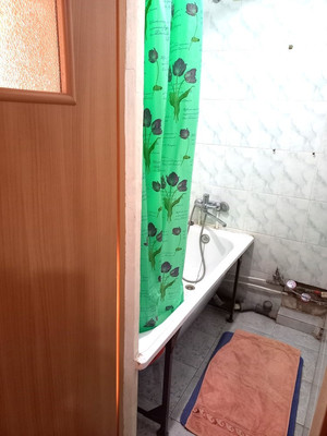 Продам двухкомнатную (2-комн.) квартиру, М.Горького ул, 77/1, Волгодонск г