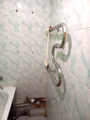 Продам двухкомнатную (2-комн.) квартиру, М.Горького ул, 77/1, Волгодонск г
