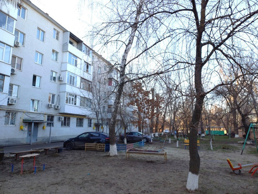 Продам двухкомнатную (2-комн.) квартиру, М.Горького ул, 77/1, Волгодонск г