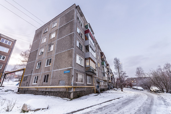 Продам трехкомнатную (3-комн.) квартиру, Петрова (Ключевая р-н) ул, 5, Петрозаводск г