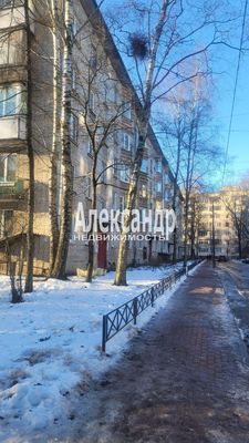 Продам трехкомнатную (3-комн.) квартиру, Хохлова ул, 17, Гатчина г