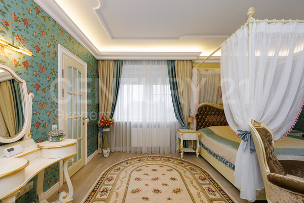 Продам трехкомнатную (3-комн.) квартиру, Курганская ул, 3 , Калининград г