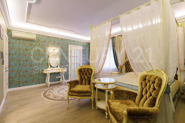 Продам трехкомнатную (3-комн.) квартиру, Курганская ул, 3 , Калининград г