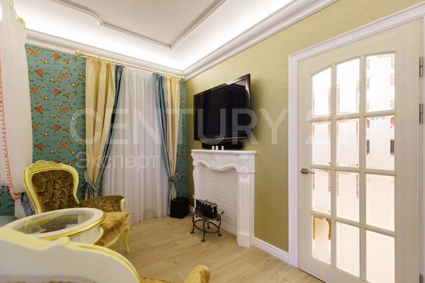 Продам трехкомнатную (3-комн.) квартиру, Курганская ул, 3 , Калининград г