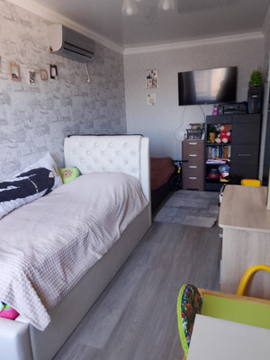 Продам трехкомнатную (3-комн.) квартиру, Степная ул, 7, Апшеронск г