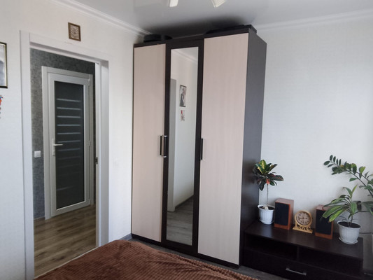 Продам трехкомнатную (3-комн.) квартиру, Степная ул, 7, Апшеронск г