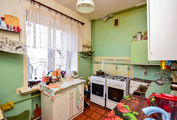 Продам комнату в 5-комн. квартире, Пархоменко пр-кт, 10, Санкт-Петербург г