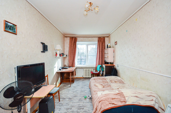 Продам комнату в 5-комн. квартире, Пархоменко пр-кт, 10, Санкт-Петербург г