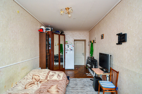 Продам комнату в 5-комн. квартире, Пархоменко пр-кт, 10, Санкт-Петербург г