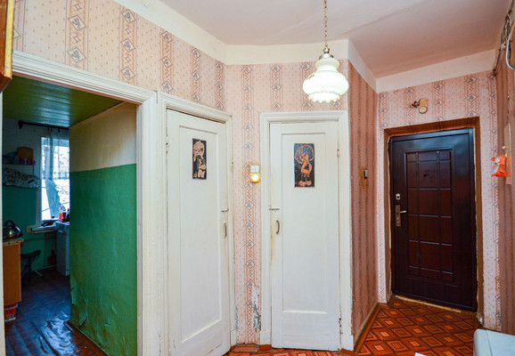 Продам комнату в 5-комн. квартире, Пархоменко пр-кт, 10, Санкт-Петербург г