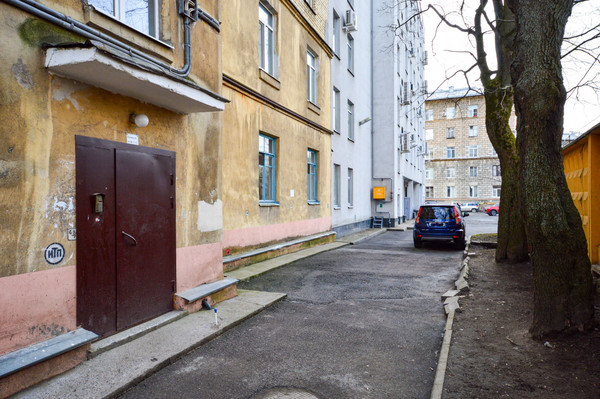 Продам комнату в 5-комн. квартире, Пархоменко пр-кт, 10, Санкт-Петербург г