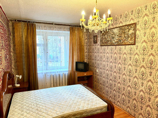 Продам двухкомнатную (2-комн.) квартиру, Стройкова ул, 11, Рязань г