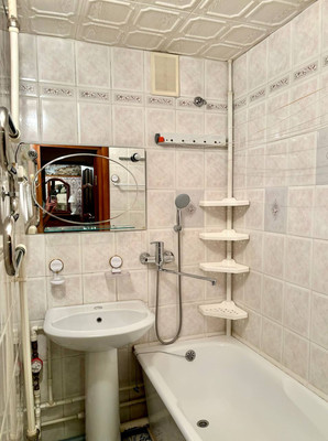 Продам двухкомнатную (2-комн.) квартиру, Стройкова ул, 11, Рязань г