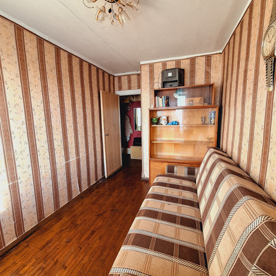 Продам трехкомнатную (3-комн.) квартиру, Зеленый городок ул, 18, Удельная дп