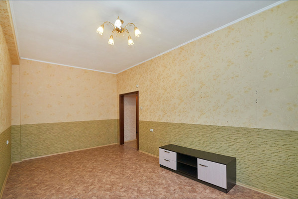 Продам трехкомнатную (3-комн.) квартиру, Ивана Франко ул, 26, Иркутск г