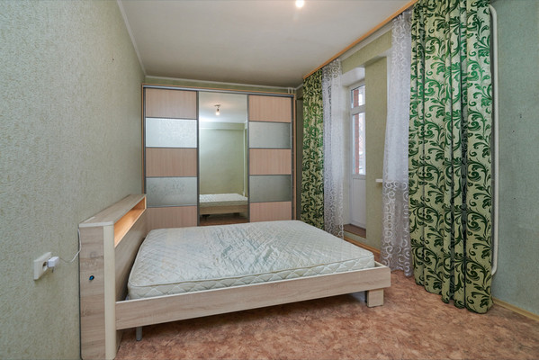 Продам трехкомнатную (3-комн.) квартиру, Ивана Франко ул, 26, Иркутск г
