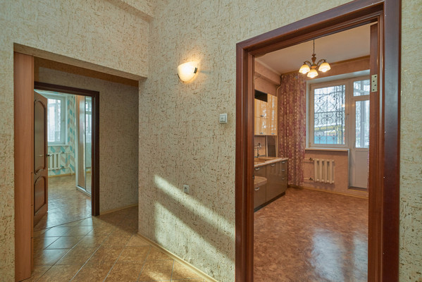 Продам трехкомнатную (3-комн.) квартиру, Ивана Франко ул, 26, Иркутск г