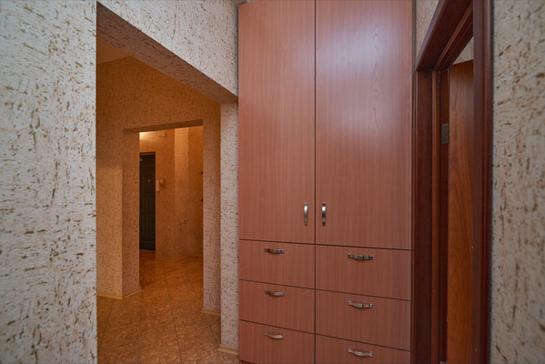 Продам трехкомнатную (3-комн.) квартиру, Ивана Франко ул, 26, Иркутск г