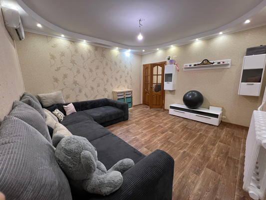 Продам многокомнатную квартиру, Черникова ул, 35, Волгодонск г
