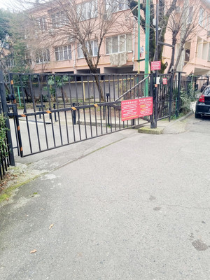 Продам трехкомнатную (3-комн.) квартиру, Чайковского (Центральный р-н) ул, 8, Сочи г
