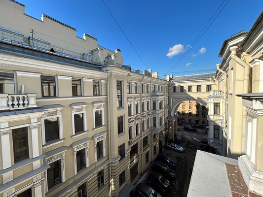 Продам трехкомнатную (3-комн.) квартиру, Пестеля ул, 13-15, Санкт-Петербург г