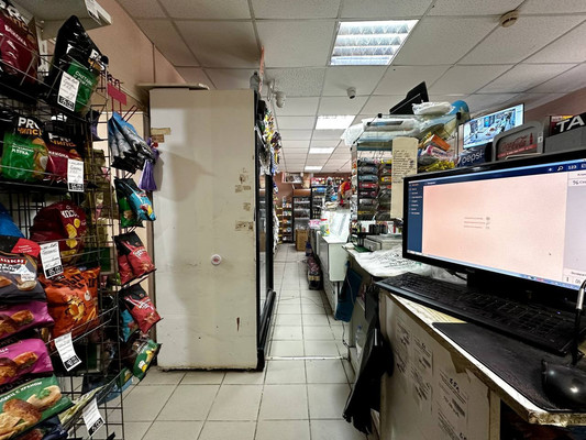 Продам торговое помещение 90 м2, Ленинградская ул, 60, Ишим г