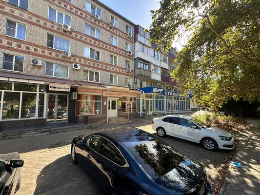 Продам торговое помещение 77,8 м2, Ворошилова ул, 65, Кропоткин г