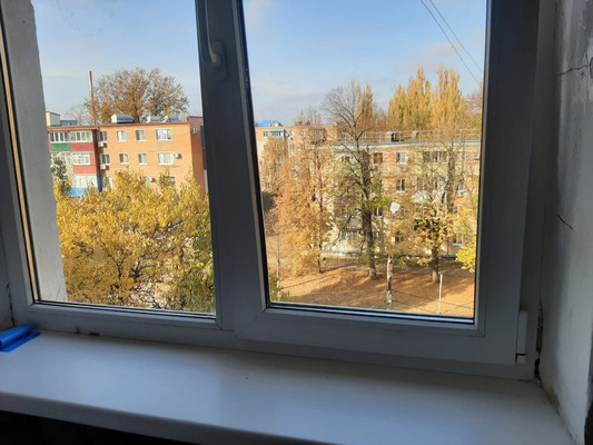 Продам двухкомнатную (2-комн.) квартиру, Калинина ул, 122, Тихорецк г