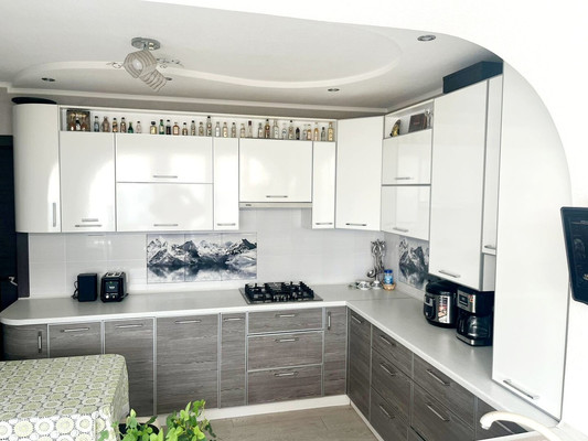 Продам двухкомнатную (2-комн.) квартиру, Ленинградская ул, 220, Тихорецк г