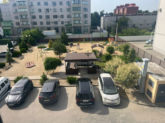 Продам двухкомнатную (2-комн.) квартиру, Ленинградская ул, 220, Тихорецк г