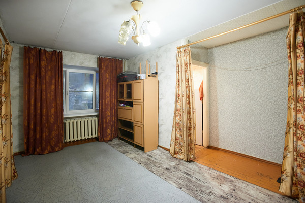 Продам двухкомнатную (2-комн.) квартиру, Свердлова ул, 12к1, Мурманск г