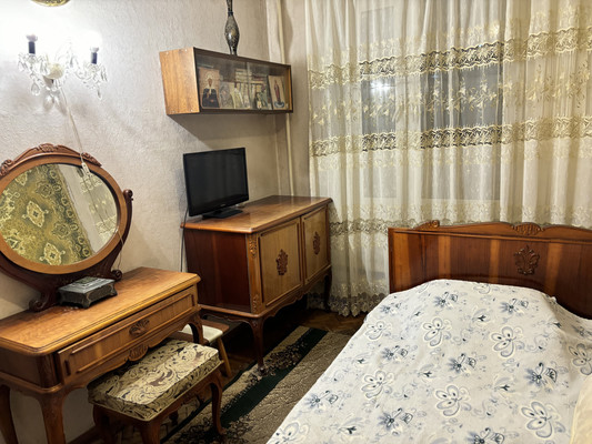 Продам двухкомнатную (2-комн.) квартиру, Северная ул, 14, Дубки с