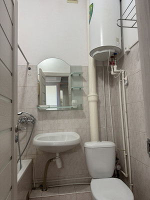 Продам однокомнатную (1-комн.) квартиру, Лизы Чайкиной ул, 13, Симферополь г