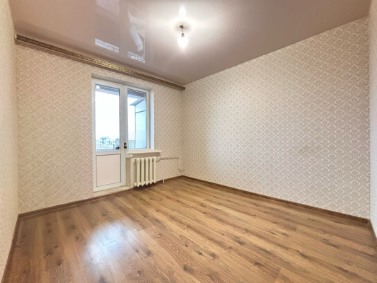 Продам трехкомнатную (3-комн.) квартиру, Профсоюзная ул, 222, Вольный Аул кп