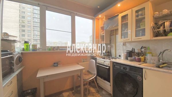 Продам трехкомнатную (3-комн.) квартиру, Морской Пехоты ул, 8к1, Санкт-Петербург г