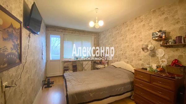 Продам трехкомнатную (3-комн.) квартиру, Морской Пехоты ул, 8к1, Санкт-Петербург г