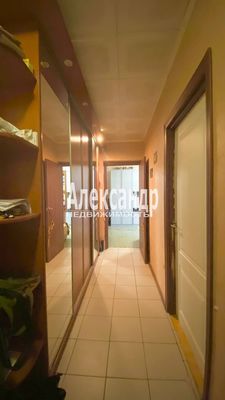 Продам трехкомнатную (3-комн.) квартиру, Морской Пехоты ул, 8к1, Санкт-Петербург г