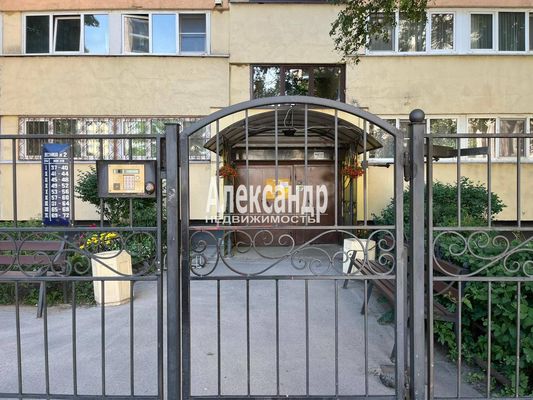 Продам трехкомнатную (3-комн.) квартиру, Морской Пехоты ул, 8к1, Санкт-Петербург г