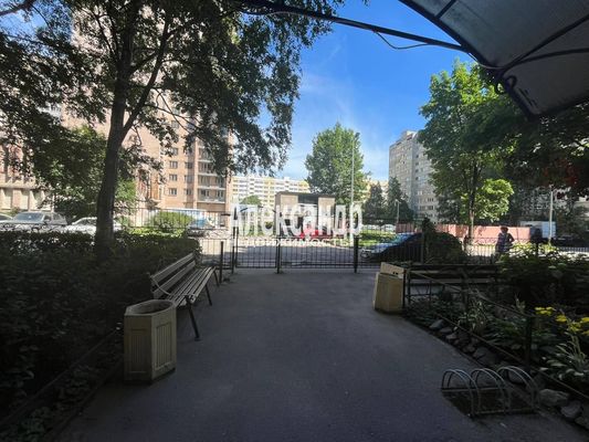 Продам трехкомнатную (3-комн.) квартиру, Морской Пехоты ул, 8к1, Санкт-Петербург г