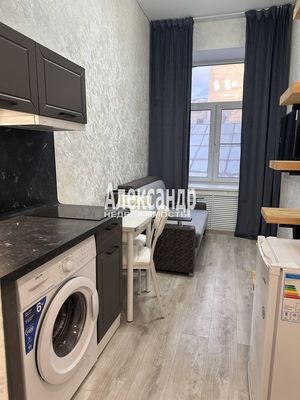 Продам долю в 1-комн. квартире, Реки Фонтанки наб, 183, Санкт-Петербург г