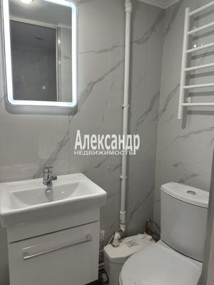 Продам долю в 1-комн. квартире, Реки Фонтанки наб, 183, Санкт-Петербург г
