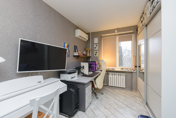 Продам двухкомнатную (2-комн.) квартиру, Ашхабадский пер, 33, Ростов-на-Дону г