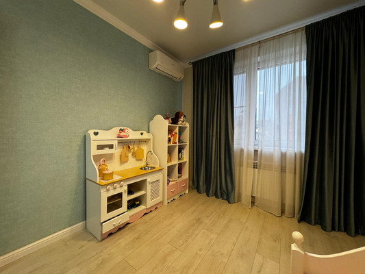 Продам трехкомнатную (3-комн.) квартиру, Береговая ул, 61/1б, Ростов-на-Дону г