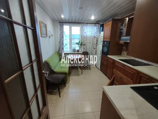 Продам двухкомнатную (2-комн.) квартиру, Сиреневый б-р, 25к1, Санкт-Петербург г