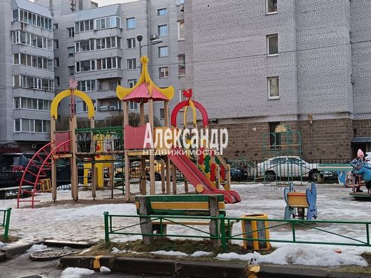 Продам двухкомнатную (2-комн.) квартиру, Сиреневый б-р, 25к1, Санкт-Петербург г